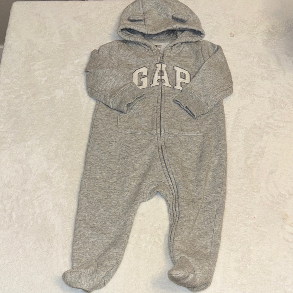 GAP Heather Gray Hooded Footed One-Piece 6-12 months gender neutral
